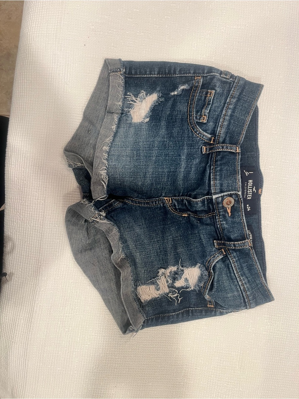 Hollister Dark Blue Distressed Denim Low Rise Short Short SZ 0/24 - Picture 2 of 4